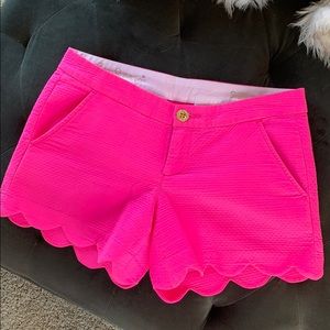 EUC Lilly Pulitzer Buttercup stretch shorts size 2